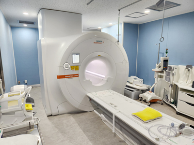 MRI（磁気共鳴画像診断装置）